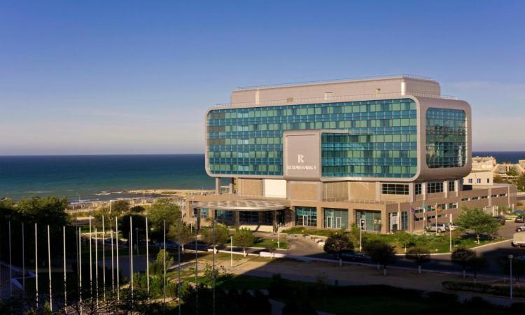 Renaissance Aktau Otel